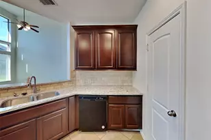 1323 Laura Hills Ln, Spring, TX 77386 - Photo 2