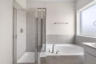 13210 Anchor Isle Ct, Texas City, TX 77568 - Photo 12