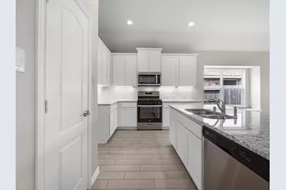 13210 Anchor Isle Court, Texas City, TX 77568 - Photo 4