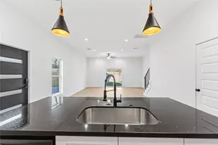 2217 Lee St, Houston, TX 77026 - Photo 8