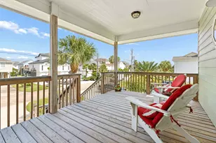 515 Westerly Dr, Tiki Island, TX 77554 - Photo 2
