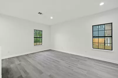 727 E 40th Street, Houston, TX 77022 - Photo 12