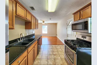 605 E 24th Street, Houston, TX 77008 - Photo 4