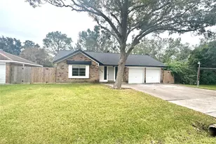 2019 Redwood St, Kemah, TX 77565 - Photo 2