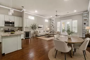 1629 W 23rd St, Houston, TX 77008 - Photo 2