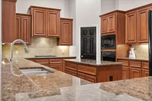 13610 Hammond Hills Ln, Houston, TX 77044 - Photo 12