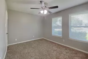 13102 Kingsmill Dr, Sugar Land, TX 77478 - Photo 16
