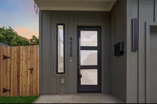 4433 Phlox St, Houston, TX 77051 - Photo 2