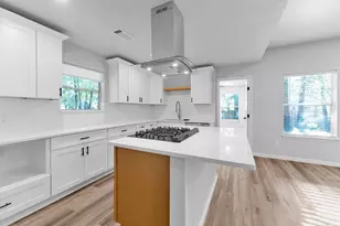 128 E Park Dr, Conroe, TX 77356 - Photo 10