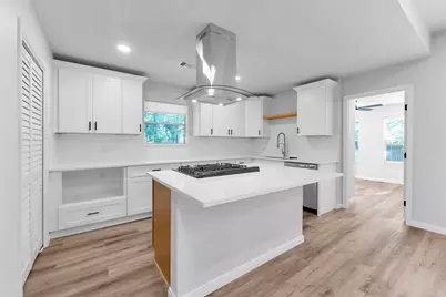 128 E Park Drive, Conroe, TX 77356 - Photo 16