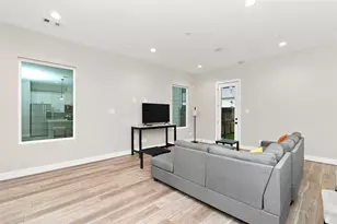 8324 Curry Rd, Houston, TX 77093 - Photo 2