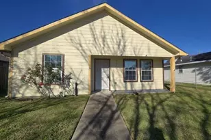 3220 Iowa St, Baytown, TX 77520 - Photo 1