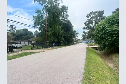 9314 Wiloak Street, Houston, TX 77028 - Photo 6