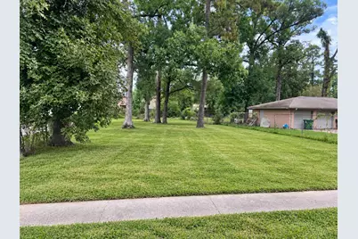 9314 Wiloak Street, Houston, TX 77028 - Photo 2