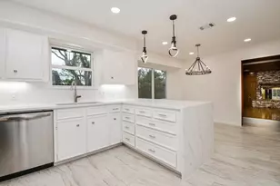 14406 Burgoyne Rd, Houston, TX 77077 - Photo 12