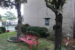 2011 Spenwick Dr, Houston, TX 77055 - Photo 22