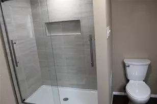 2011 Spenwick Dr, Houston, TX 77055 - Photo 16