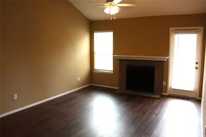 2011 Spenwick Drive #427, Houston, TX 77055 - Photo 2