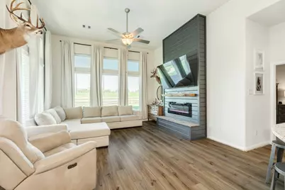 303 Twin Lakes Boulevard W, West Columbia, TX 77486 - Photo 8