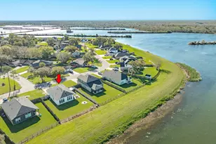 303 Twin Lakes Blvd W, West Columbia, TX 77486 - Photo 36