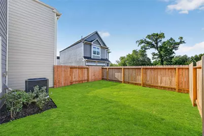 5525 Katy Freeway, Houston, TX 77007 - Photo 16