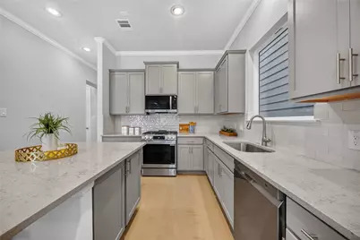 5525 Katy Freeway, Houston, TX 77007 - Photo 6