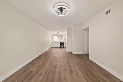 7714 Renwick Drive #M67, Houston, TX 77081 - Photo 10