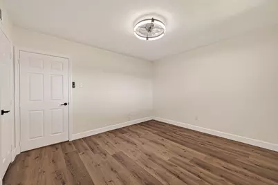 7714 Renwick Drive #M67, Houston, TX 77081 - Photo 22