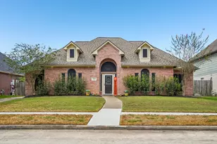 2424 Piney Woods Dr, Pearland, TX 77581 - Photo 1