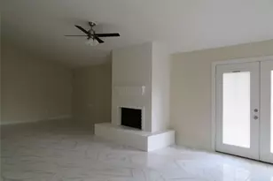 11619 Bowlan Ln, Houston, TX 77035 - Photo 22