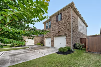 7007 Shoreline View Drive, Katy, TX 77493 - Photo 2