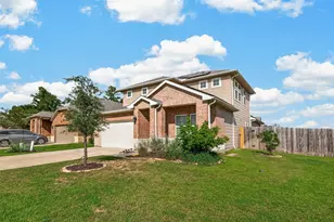 2321 W Winding Pines Dr, Tomball, TX 77375 - Photo 2