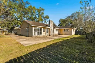 11202 Sagehill Dr, Houston, TX 77089 - Photo 2