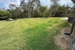 114 Edgewater St, Clute, TX 77531 - Photo 4