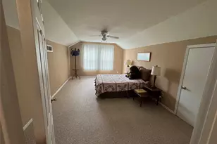 114 Edgewater St, Clute, TX 77531 - Photo 12