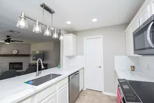 8051 Bay Branch Dr, The Woodlands, TX 77382 - Photo 14