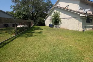 7131 La Entrada Dr, Houston, TX 77083 - Photo 2