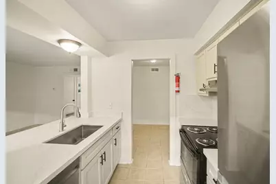 5704 Edgemoor Drive #81, Houston, TX 77081 - Photo 6