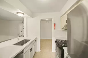 5704 Edgemoor Dr, Houston, TX 77081 - Photo 6