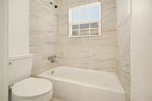 5704 Edgemoor Dr, Houston, TX 77081 - Photo 10