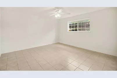 5704 Edgemoor Drive #81, Houston, TX 77081 - Photo 8