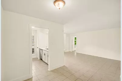 5704 Edgemoor Drive #81, Houston, TX 77081 - Photo 4