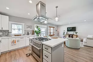 1615 Avenue L, Galveston, TX 77550 - Photo 16