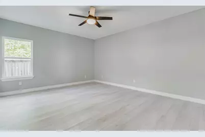 6705 Roanoke St, Houston, TX 77028 - Photo 18