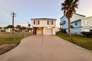 16701 Moby Dick Dr, Jamaica Beach, TX 77554 - Photo 2