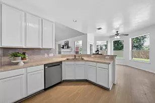 13910 Sunset View Dr, Houston, TX 77083 - Photo 8