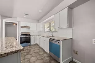 6138 Kenilwood Dr, Houston, TX 77033 - Photo 10