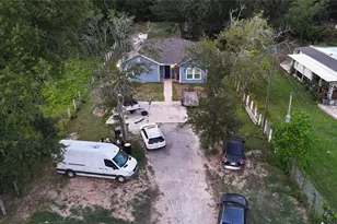 737 County Rd 3406, Cleveland, TX 77327 - Photo 4