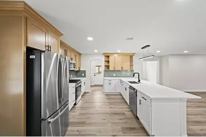 3011 Freshmeadows Drive, Houston, TX 77063 - Photo 16