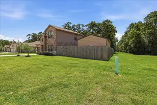 115 Little Spg Ct, Anahuac, TX 77514 - Photo 2